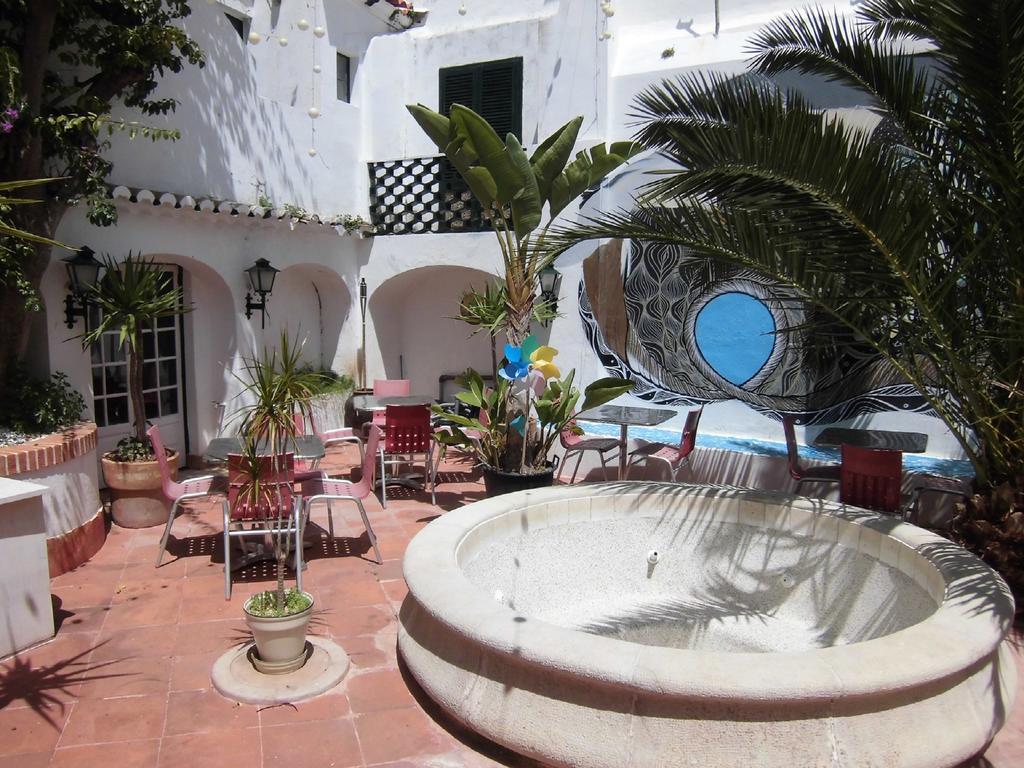 Hostel The White Butterfly Lagos Exterior photo
